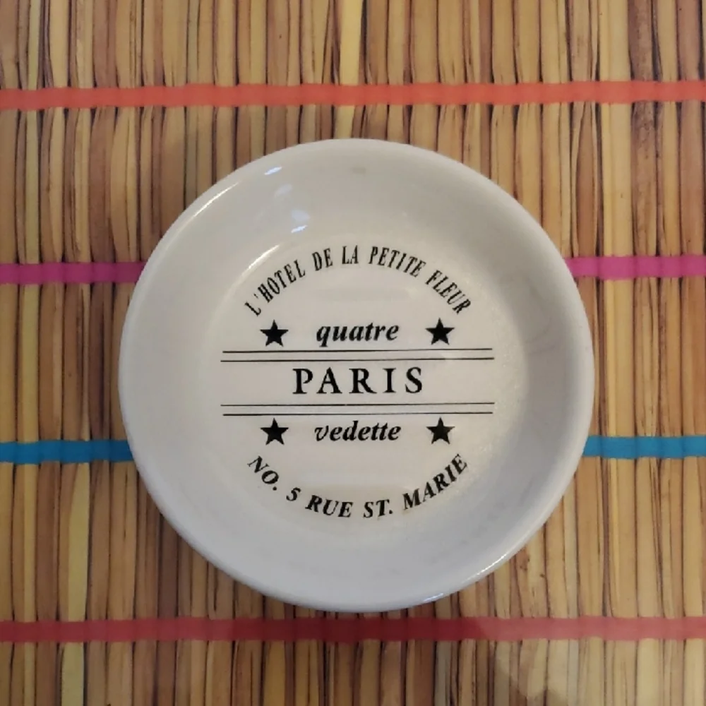 French L'Hotel De La Petite Fleur Paris Themed Soap Dish